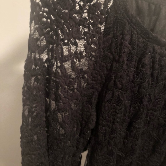 Black lace dress - Picture 3 of 4